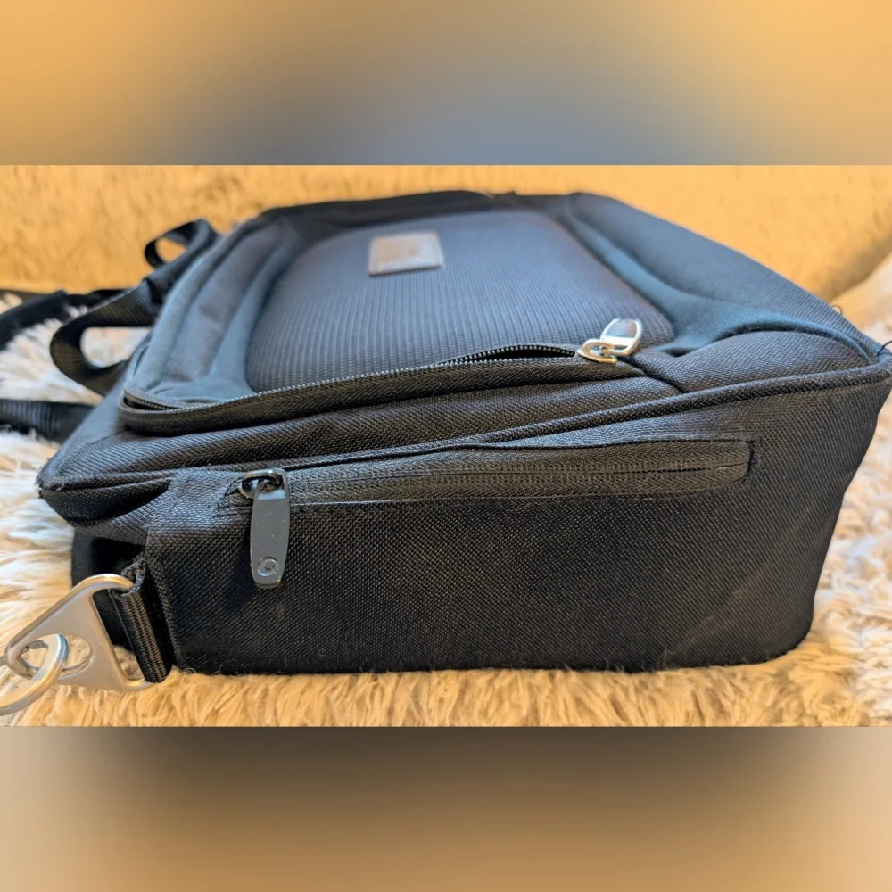 Neotec Black Laptop Bag With Shoulder Strap